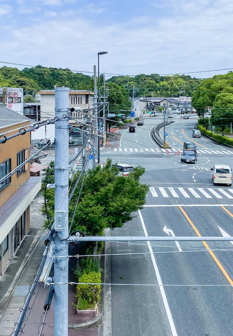 道路上の電柱